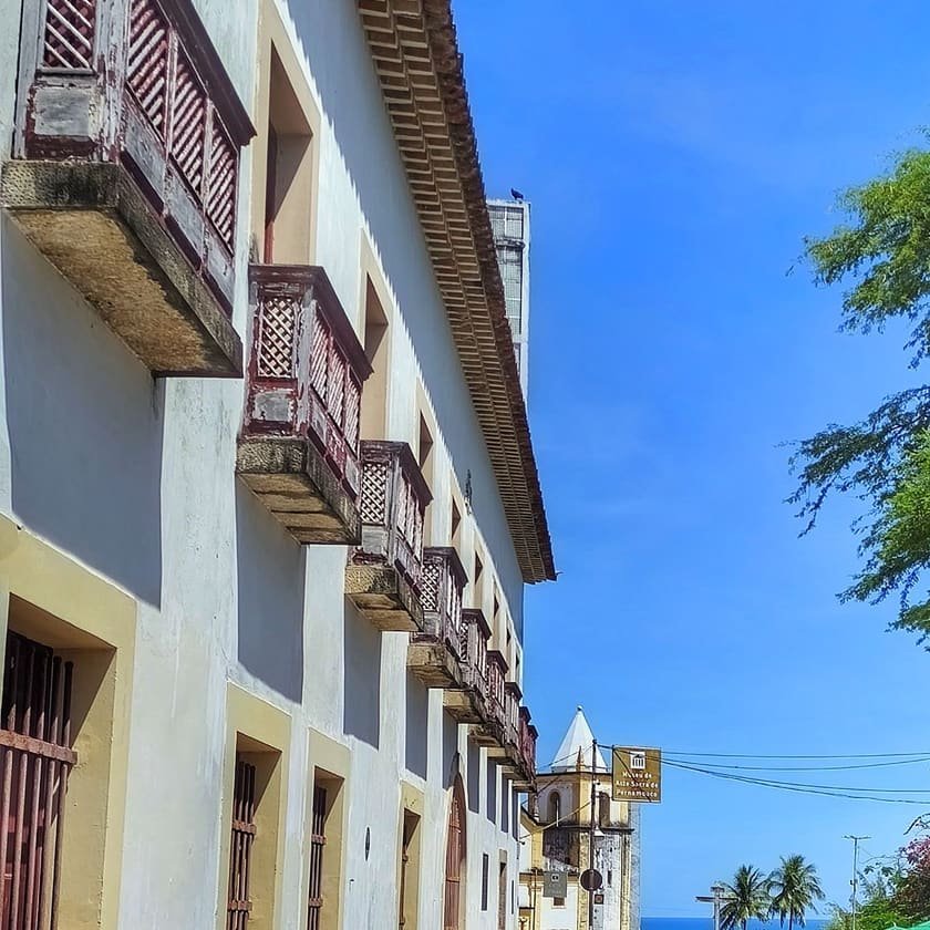 Sobrados históricos com balcões em Olinda, Pernambuco